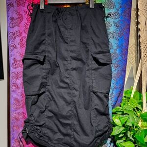 Cargo utility skirt